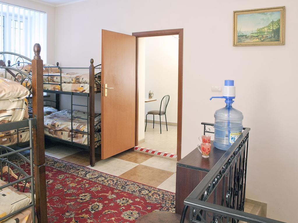 Niko Hostel Lviv Rom bilde